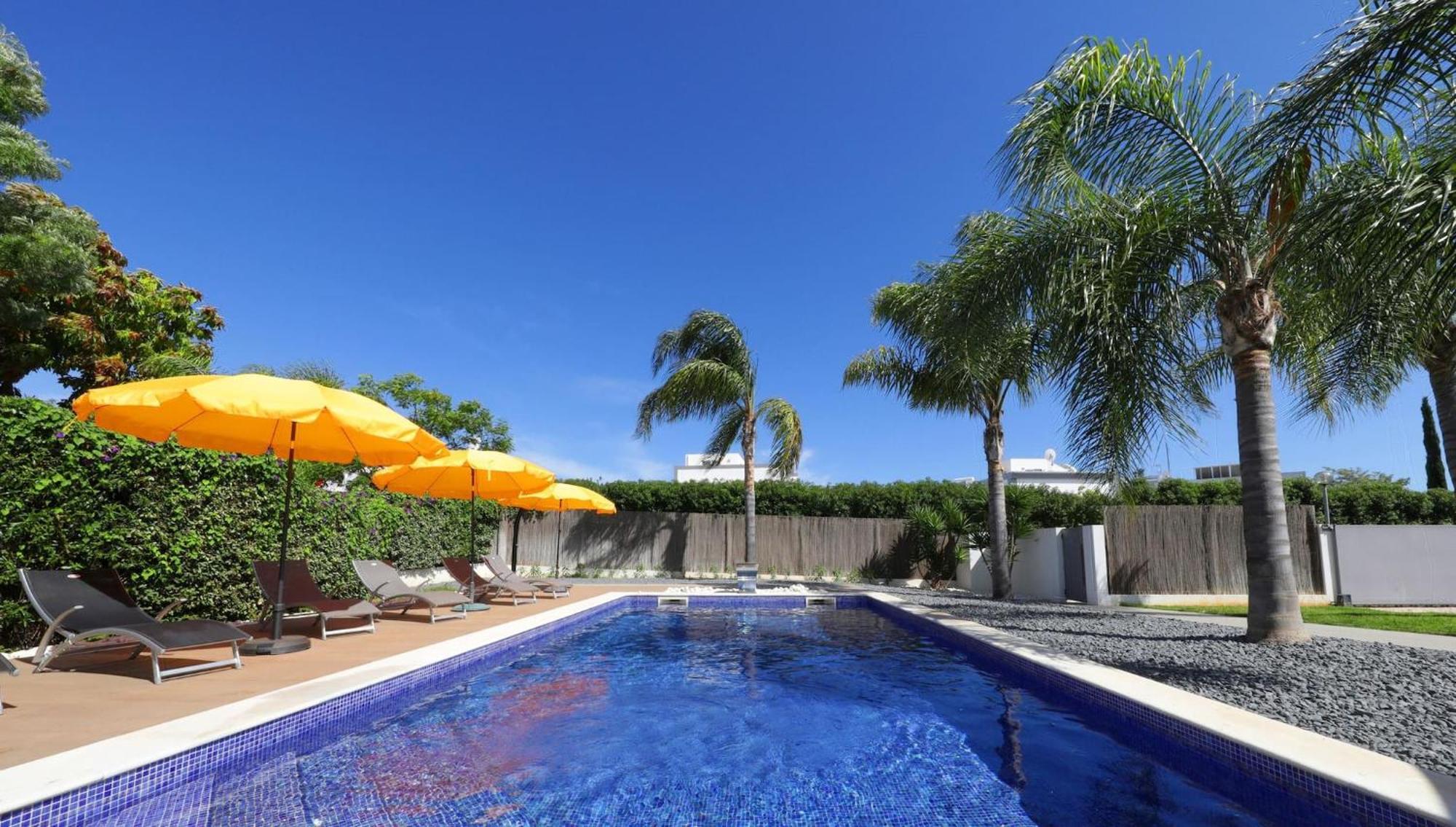 Perogil Suites Poppy - Elegant Suite With Pool ตาวิรา ภายนอก รูปภาพ